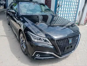 Toyota Crown 2019 Black