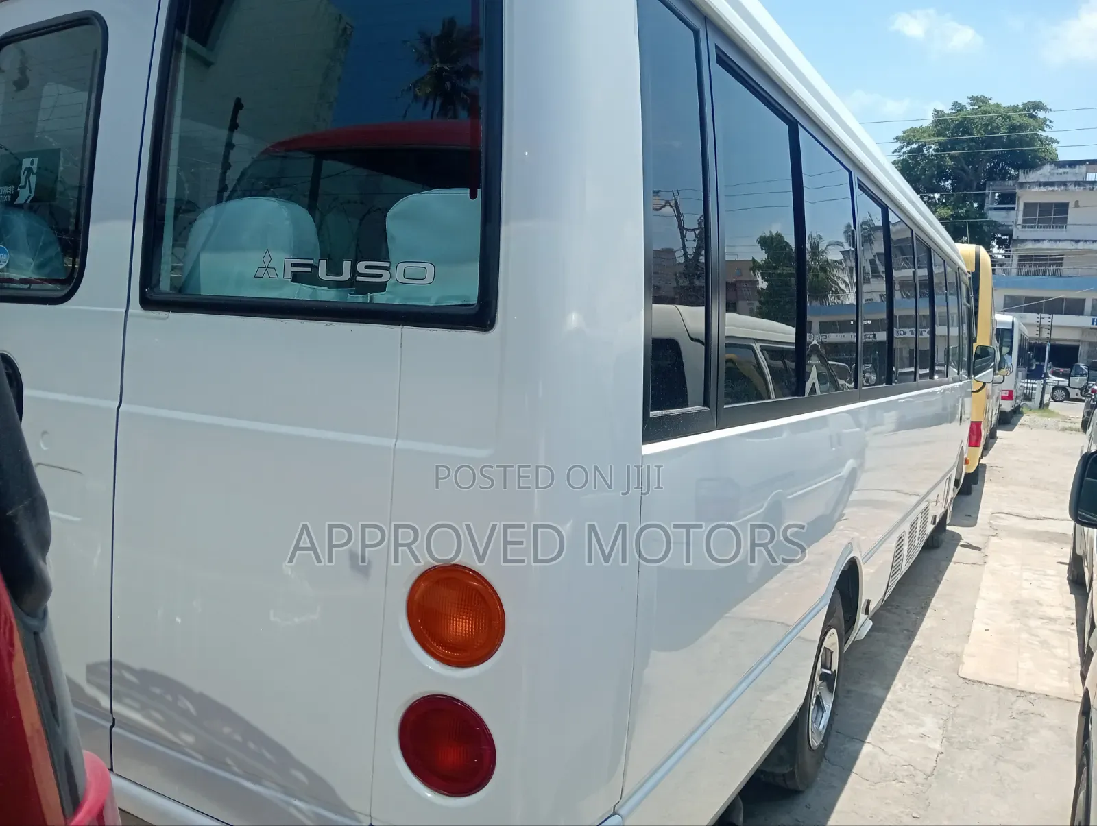 Mitsubishi Fuso Rosa 2020 White