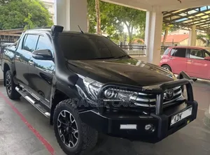 Toyota Hilux 2016 Black