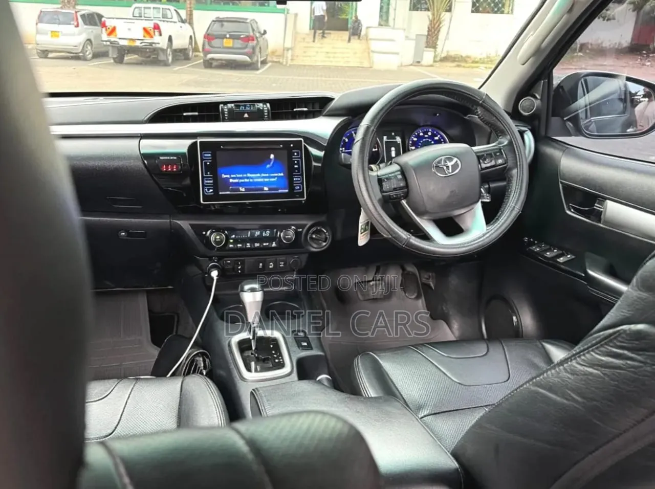 Toyota Hilux 2016 Black