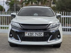 Toyota Harrier 2.0 2017 White