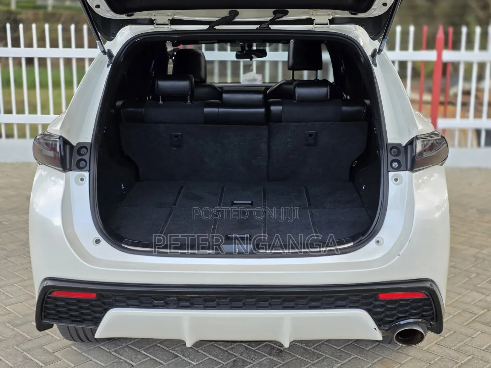 Toyota Harrier 2.0 2017 White