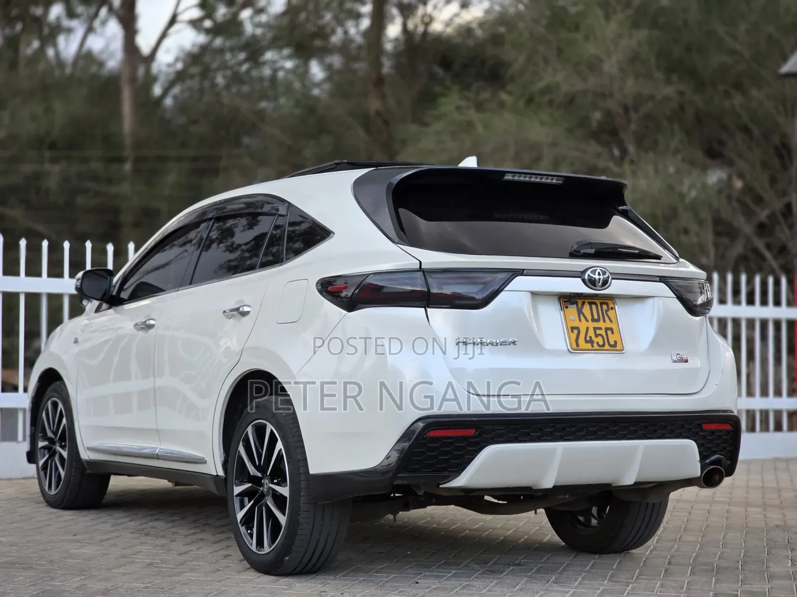 Toyota Harrier 2.0 2017 White