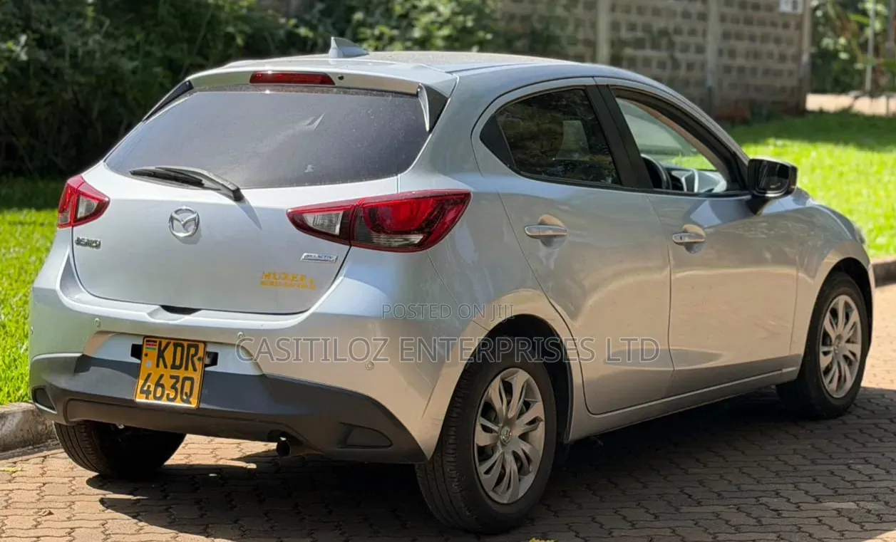Mazda Demio 2018 Silver