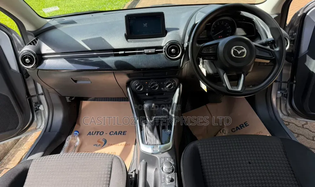 Mazda Demio 2018 Silver