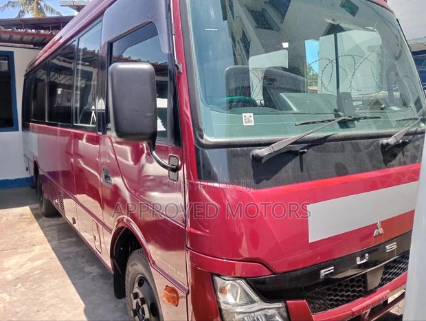 Mitsubishi Fuso Rosa 2019 Red