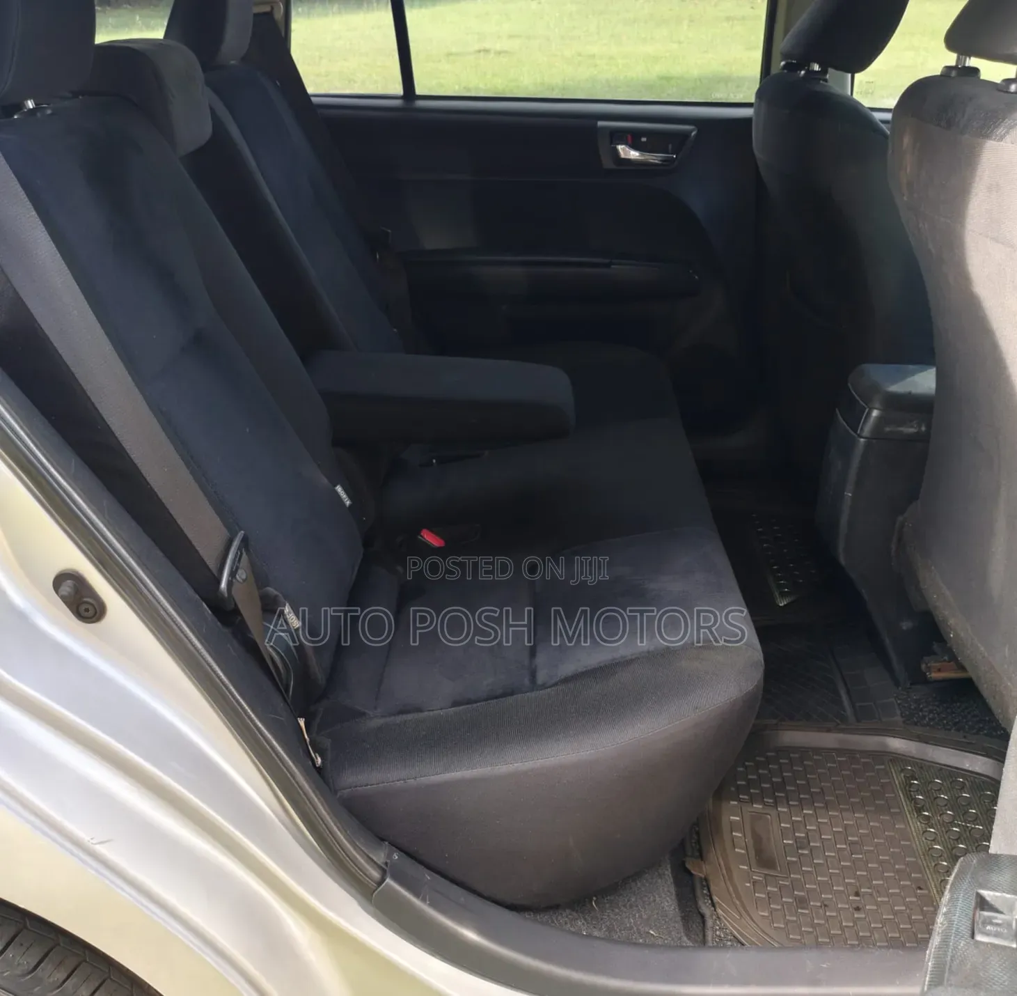 Toyota Corolla Fielder 2013 Silver