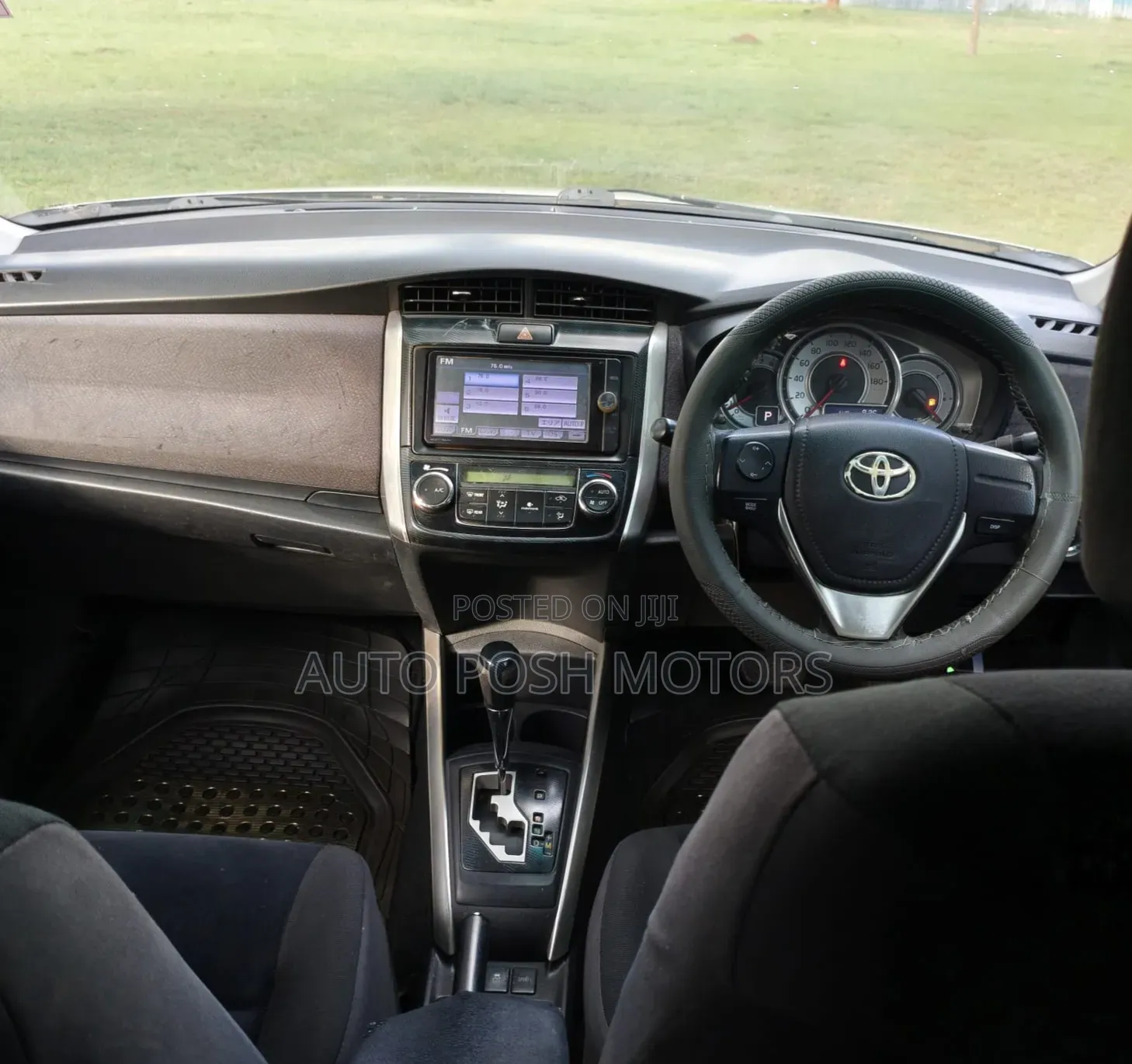 Toyota Corolla Fielder 2013 Silver