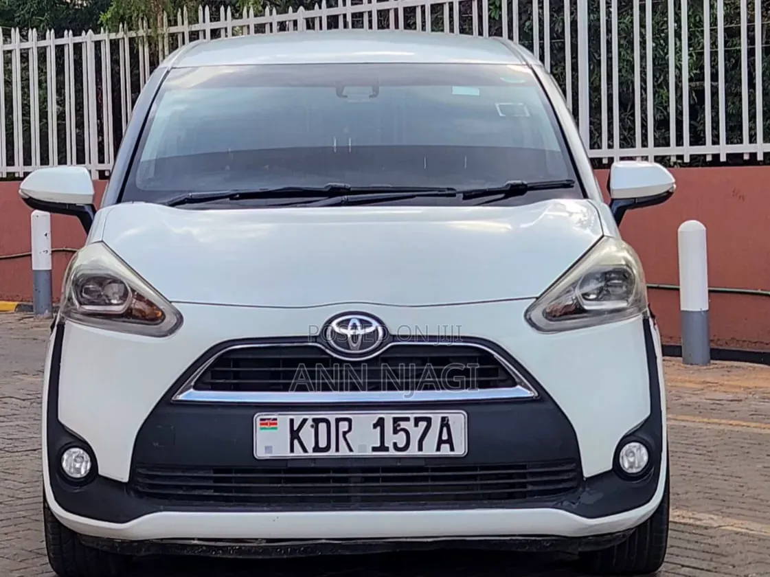 Toyota Sienta 2016 White