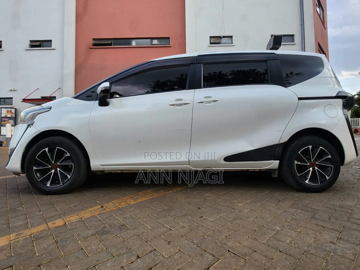Toyota Sienta 2016 White