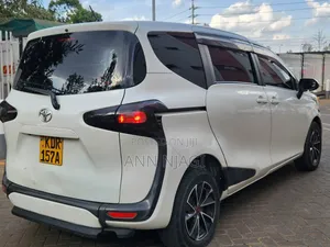 Toyota Sienta 2016 White