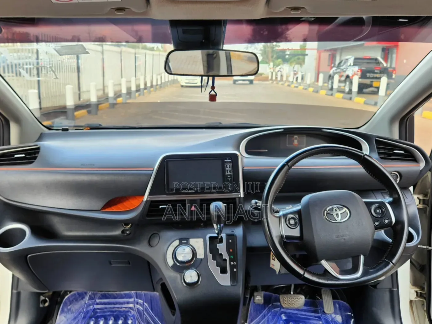 Toyota Sienta 2016 White