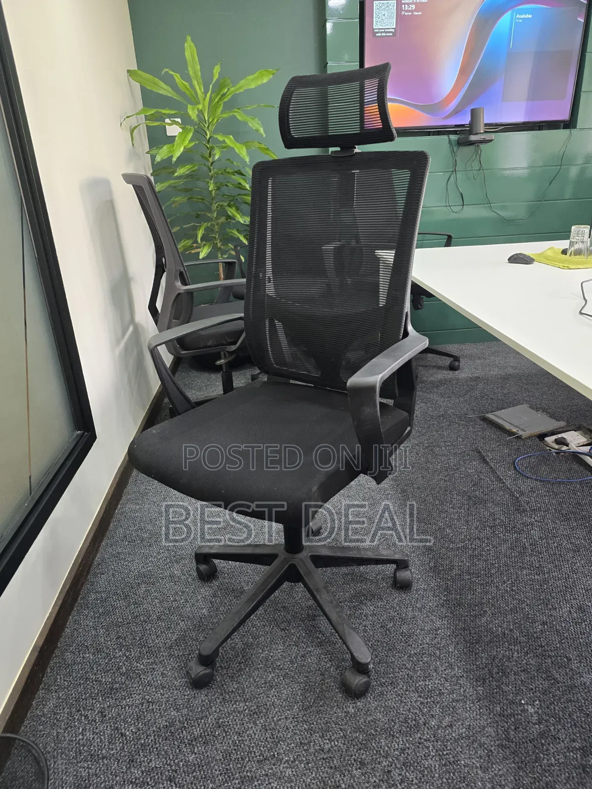 Office Chair Ergonomic Design With Headrest