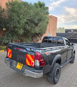 Toyota Hilux 2019 Black