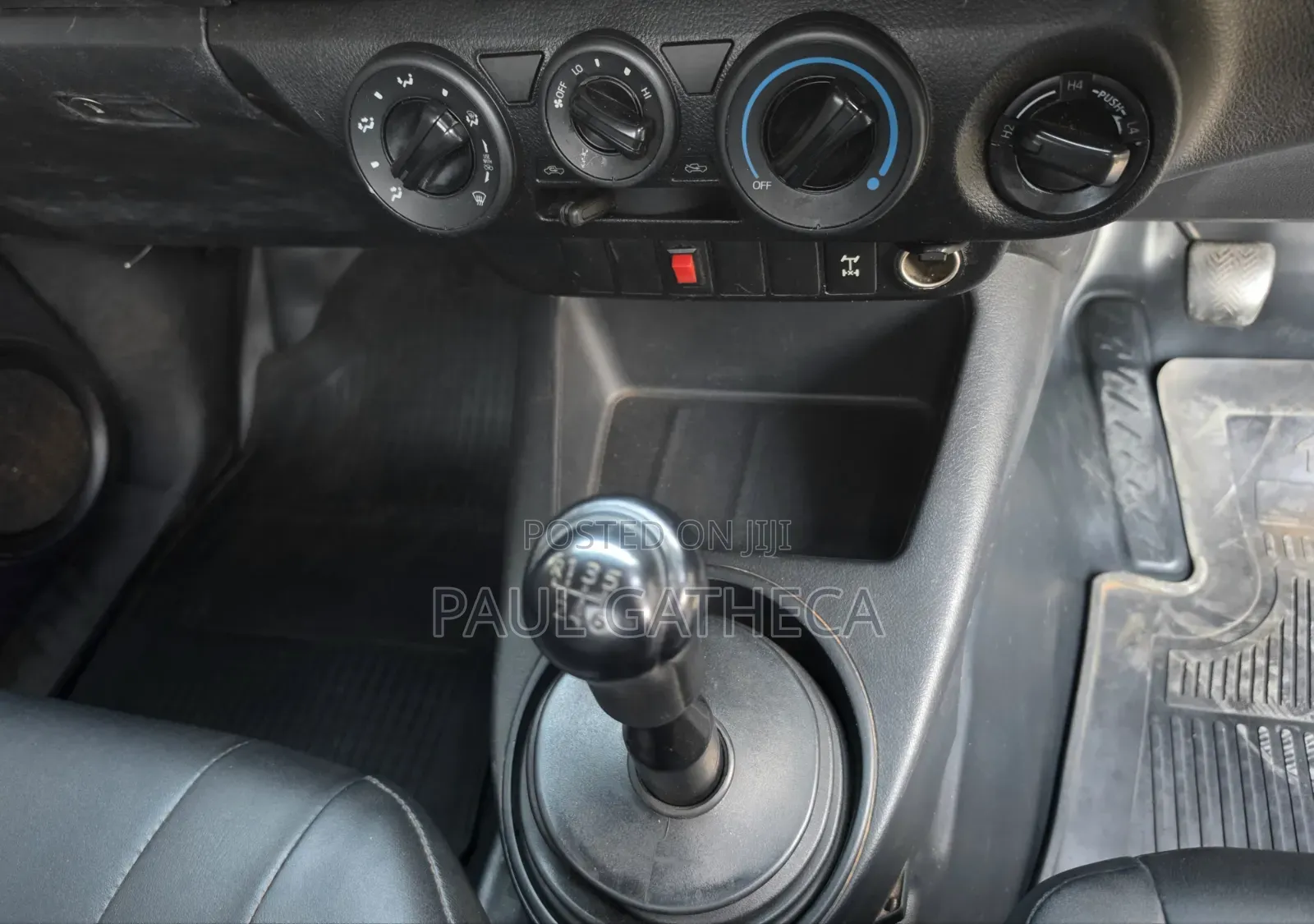 Toyota Hilux 2019 Black