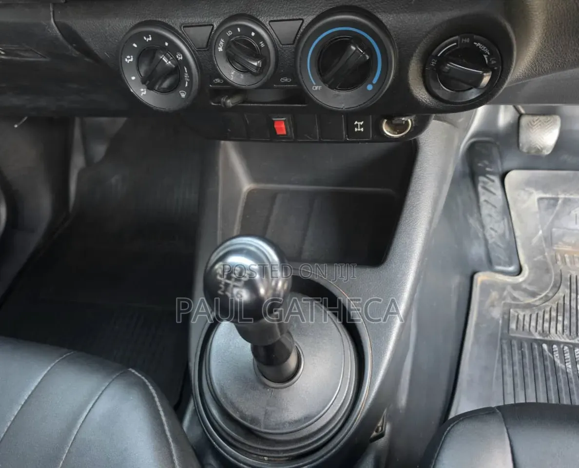 Toyota Hilux 2019 Black