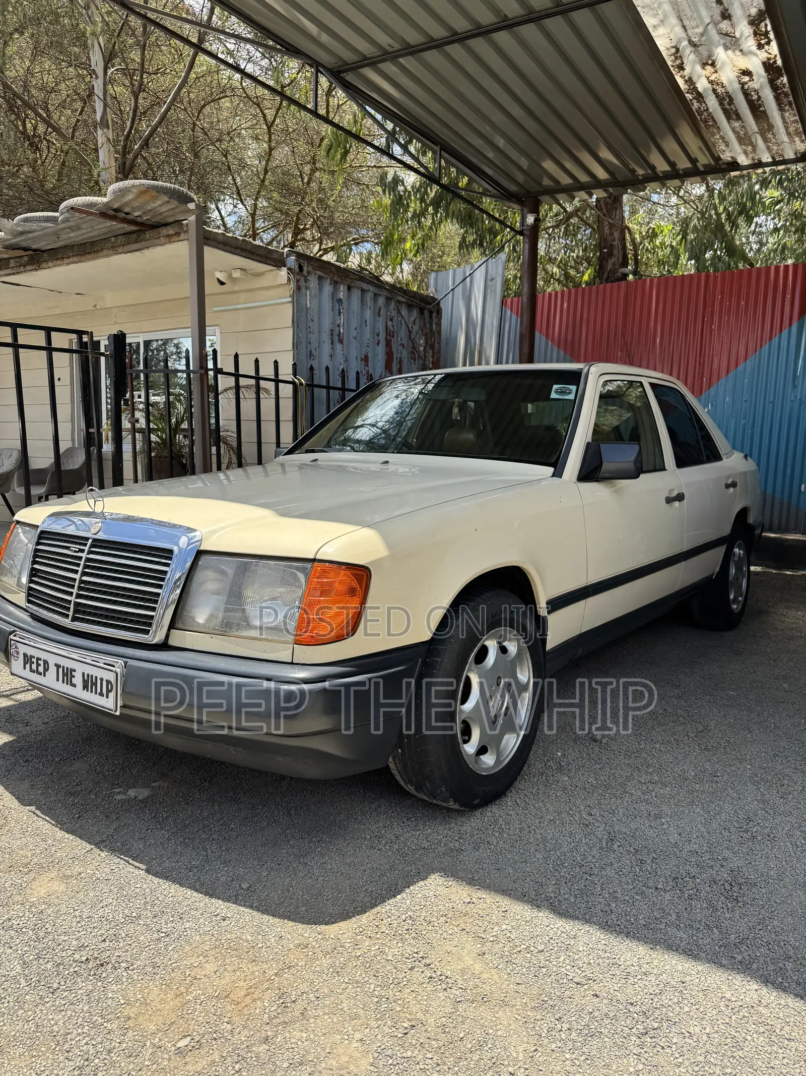 Mercedes-Benz E200 1993 Black