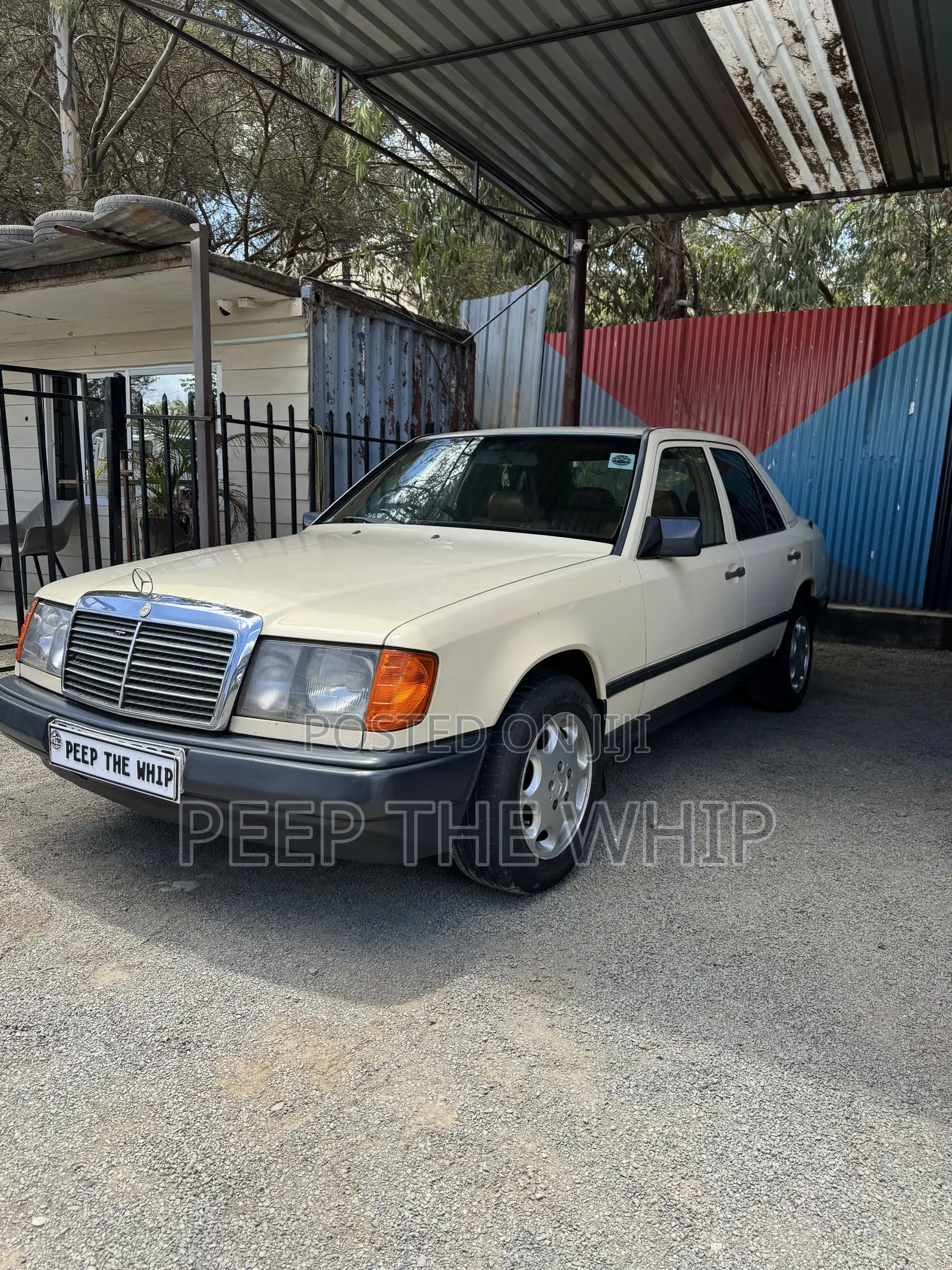 Mercedes-Benz E200 1993 Black