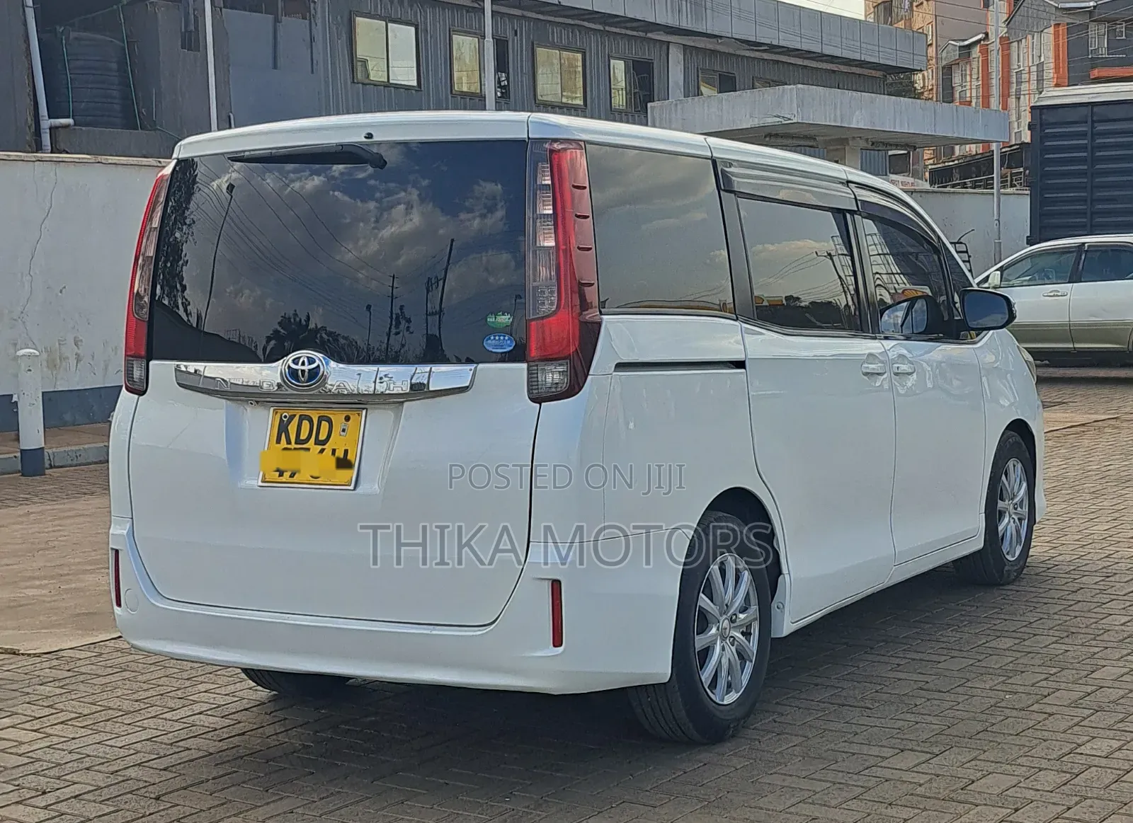 Toyota Noah 2016 White