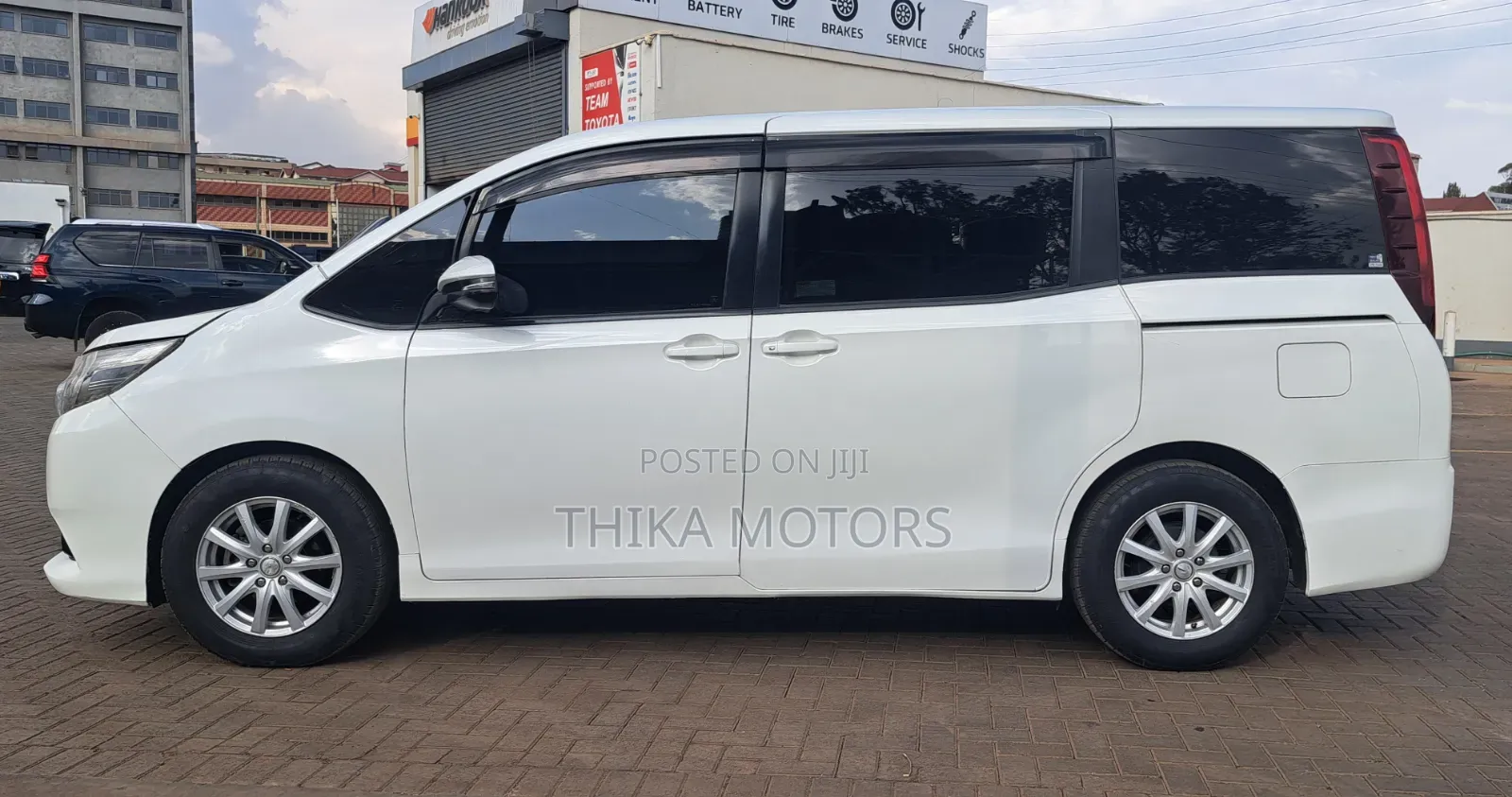 Toyota Noah 2016 White