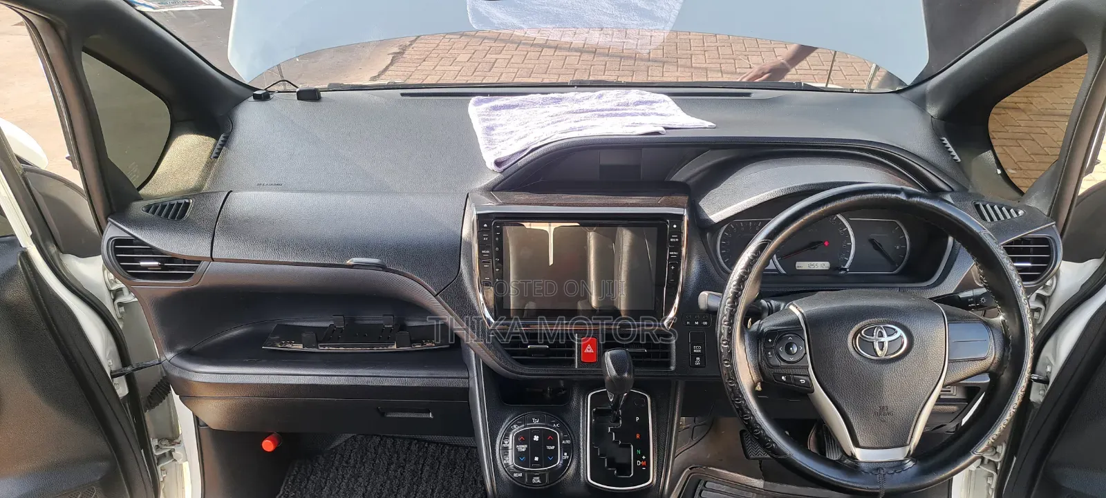 Toyota Noah 2016 White