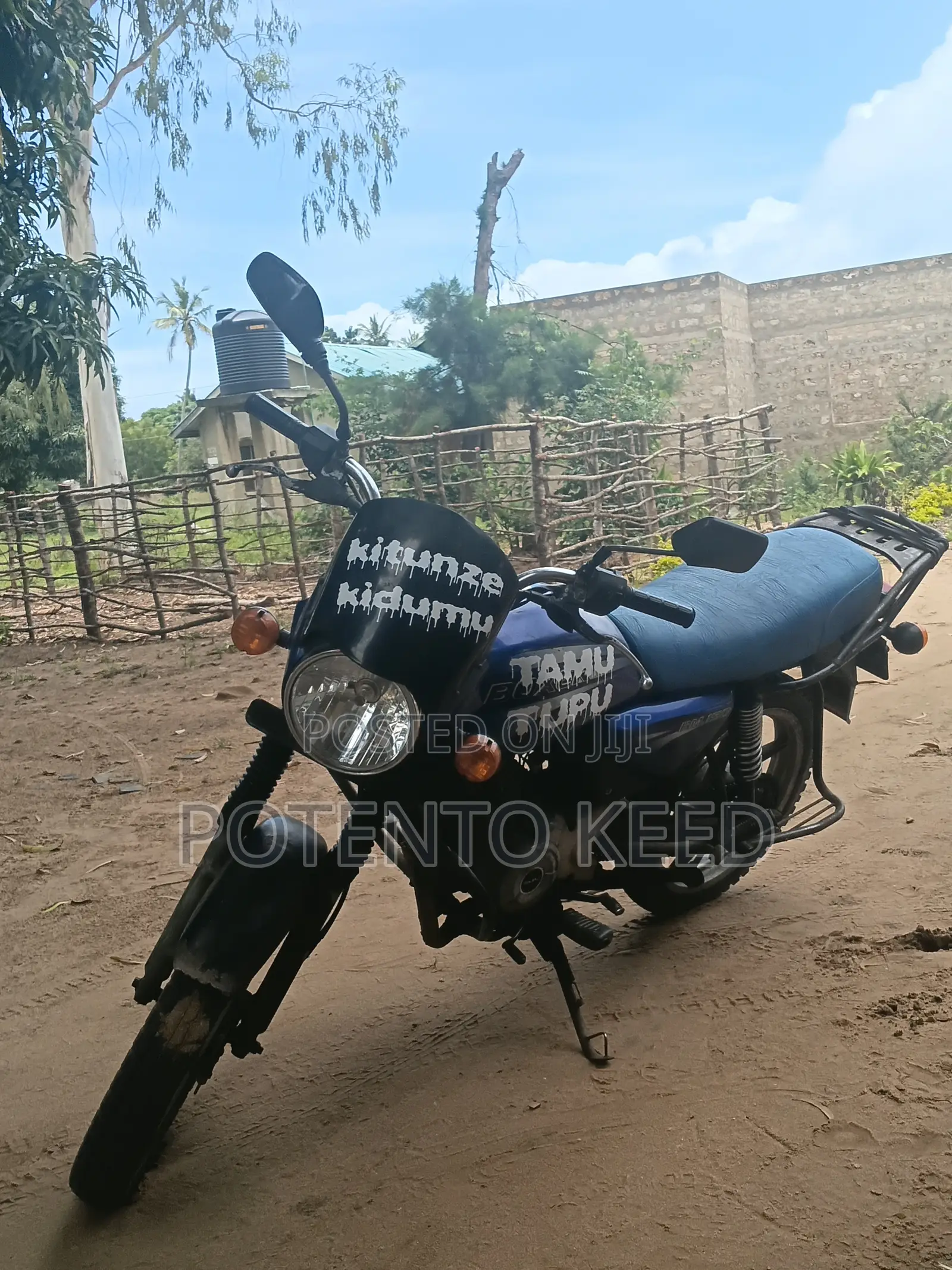 Bajaj Boxer 150 UG 2022 Blue