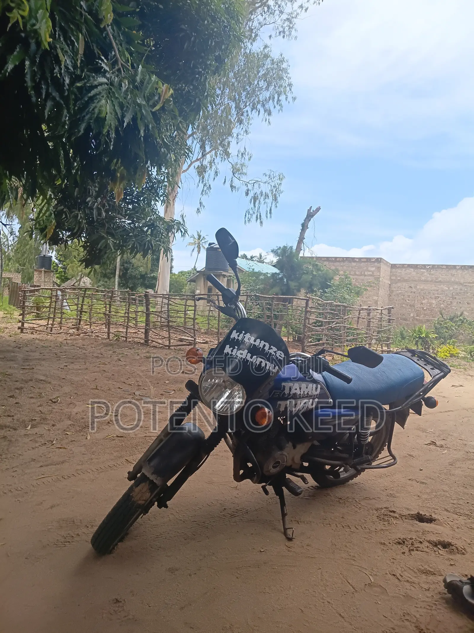 Bajaj Boxer 150 UG 2022 Blue