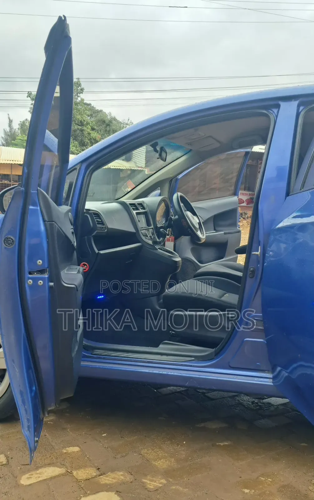 Toyota Ractis 2011 Blue