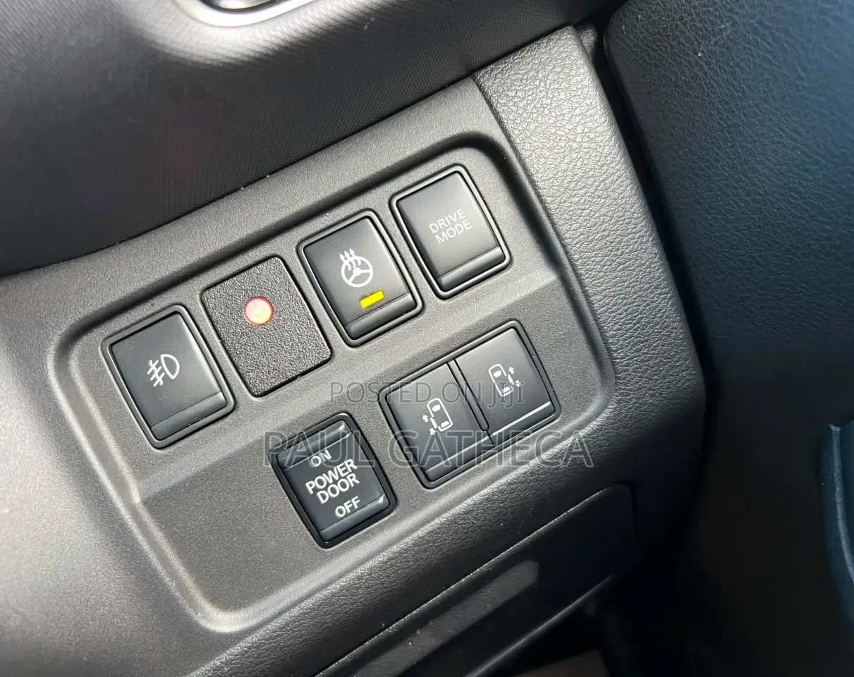 Nissan Serena 2018 Black