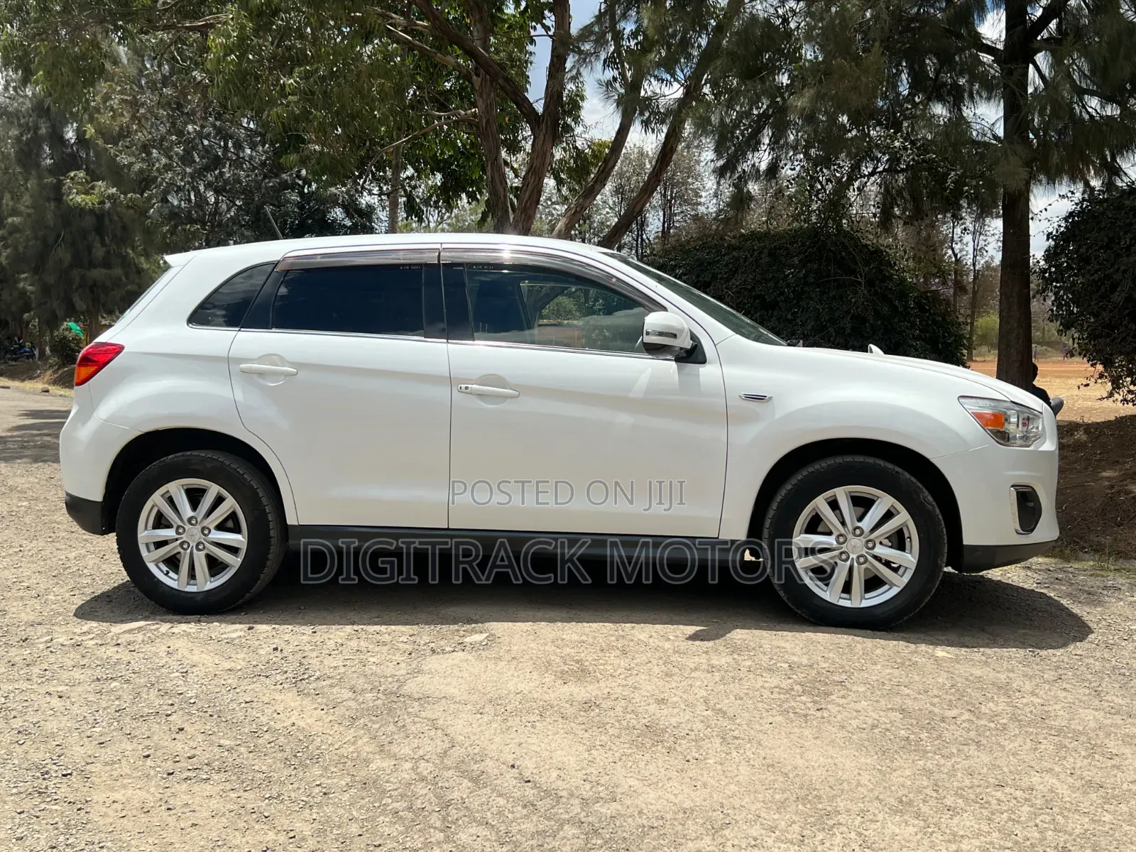 Mitsubishi RVR 2013 White