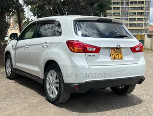 Mitsubishi RVR 2013 White