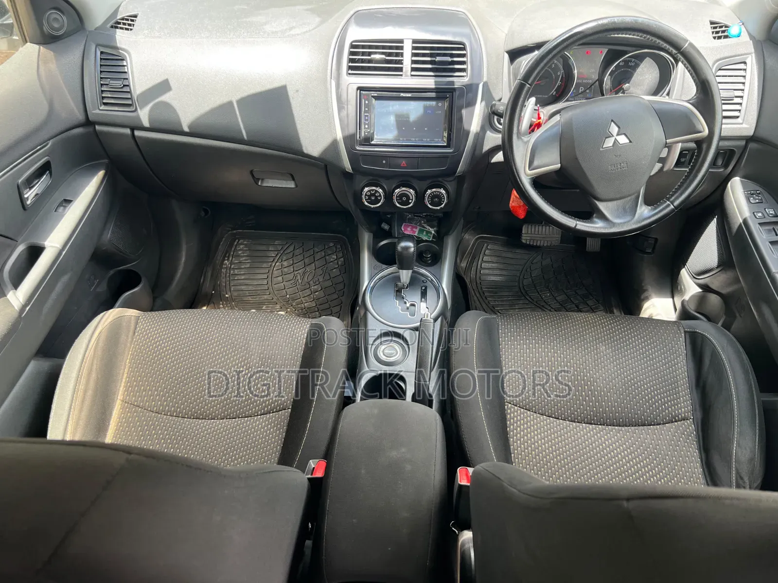 Mitsubishi RVR 2013 White
