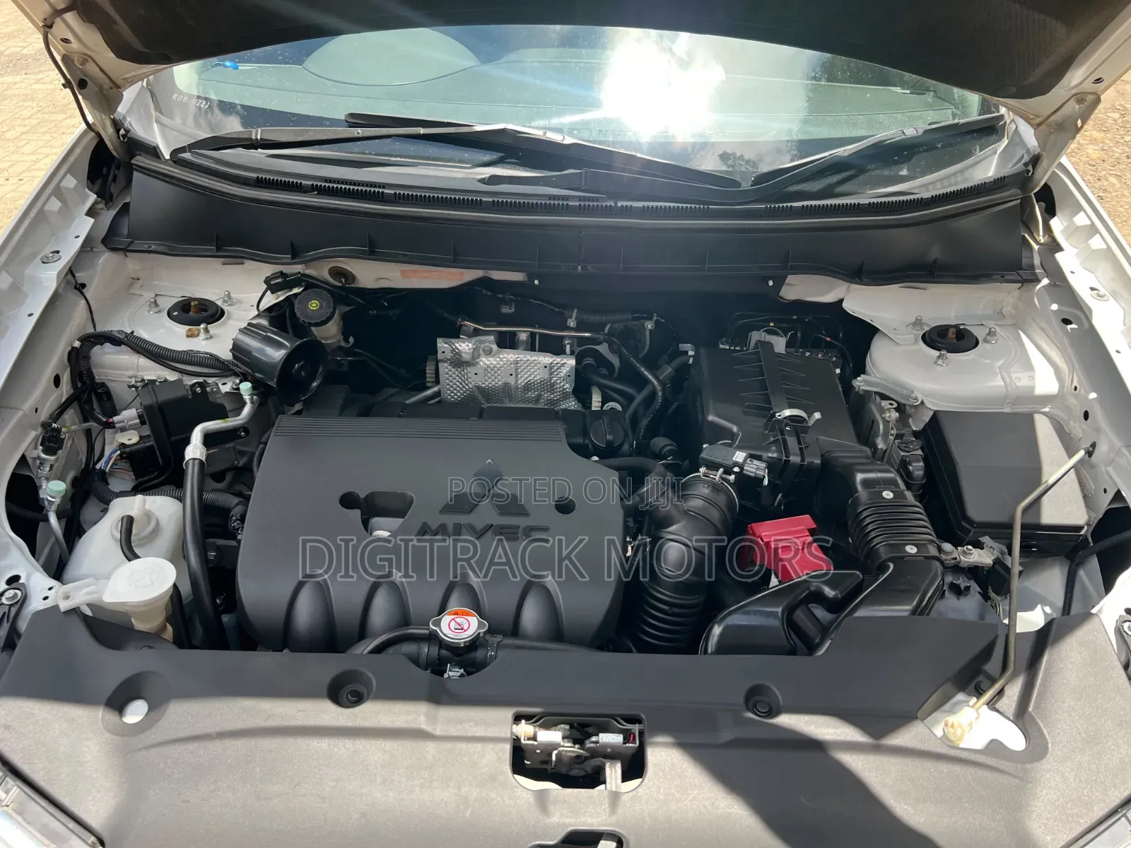 Mitsubishi RVR 2013 White