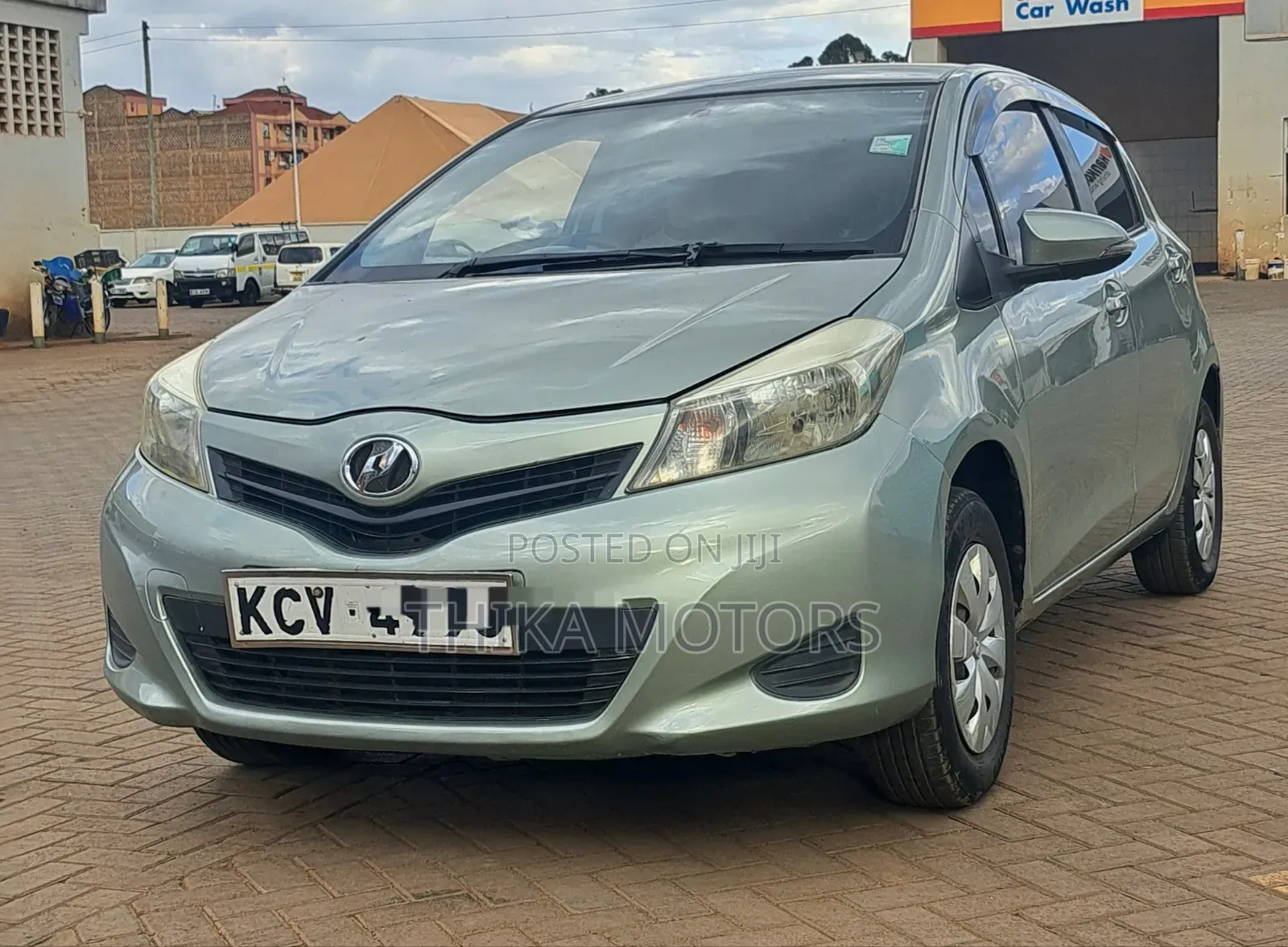 Toyota Vitz 2012