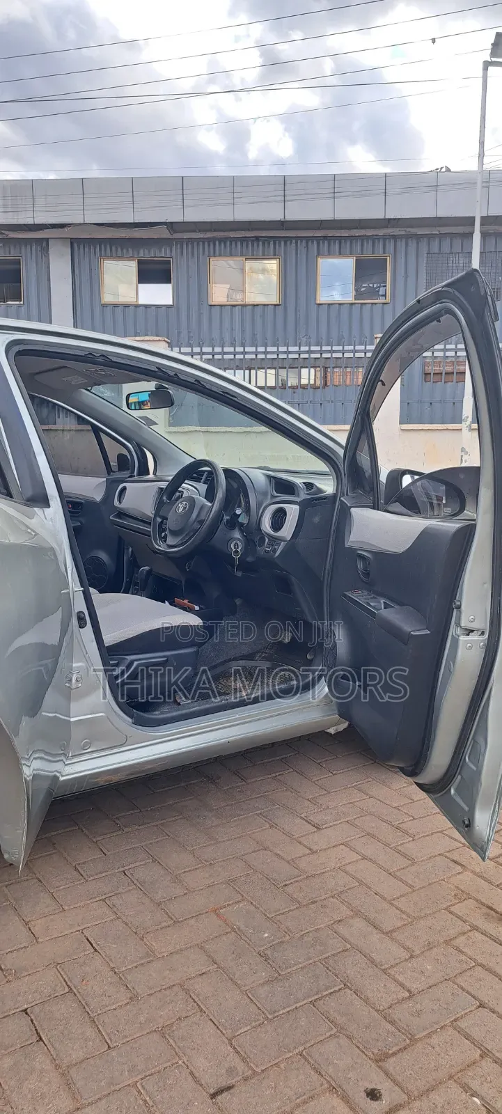Toyota Vitz 2012