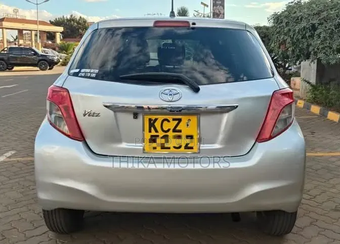 Toyota Vitz 2013