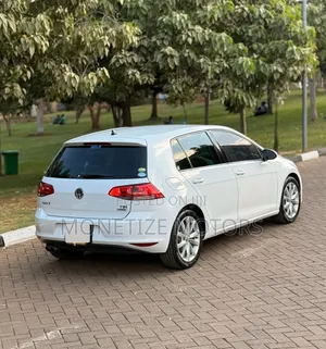 Volkswagen Golf 2017 Blue