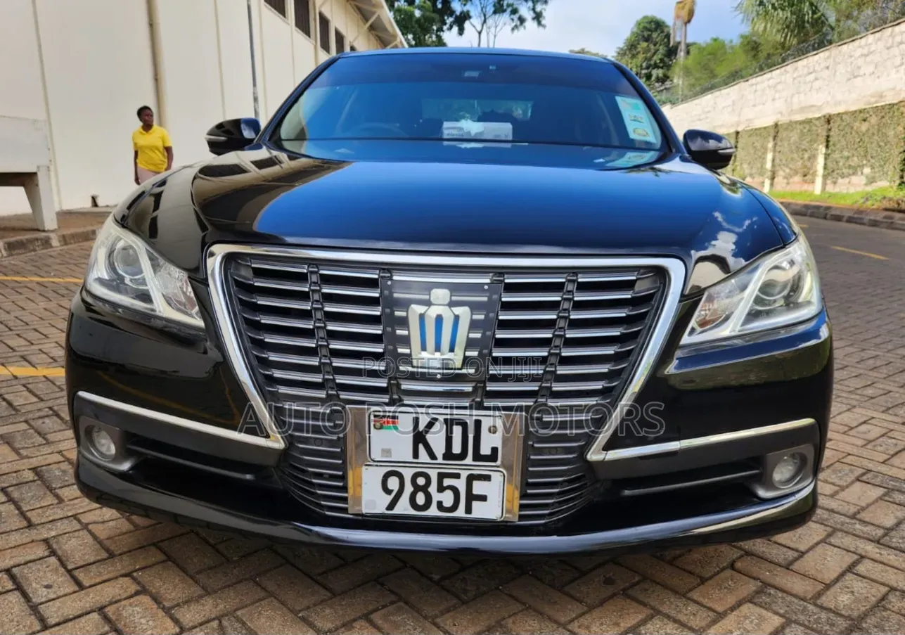 Toyota Crown 2015 Black