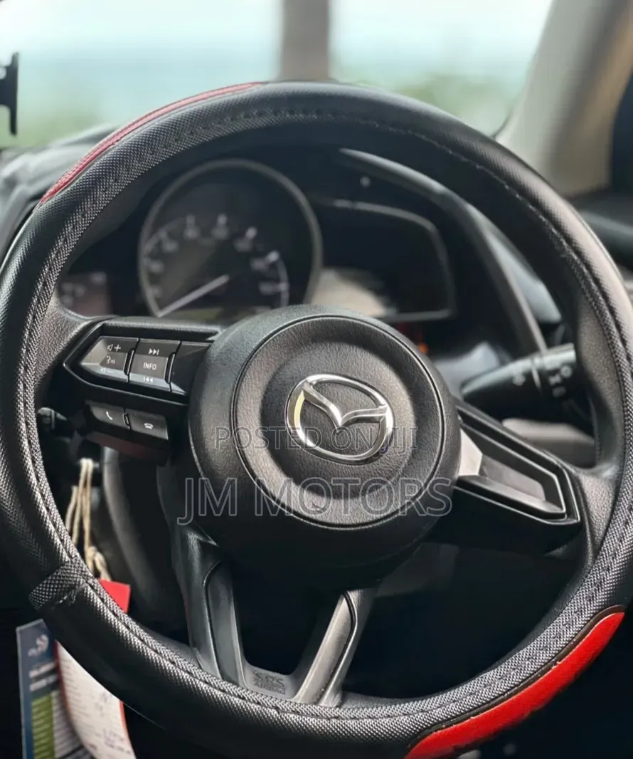 Mazda 2 2021 Silver