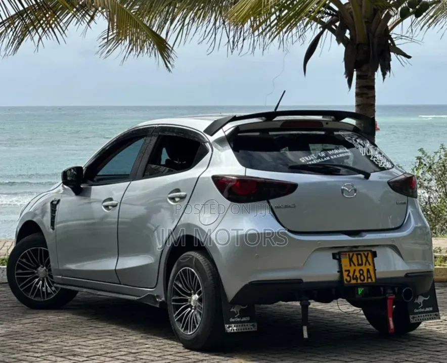 Mazda 2 2021 Silver