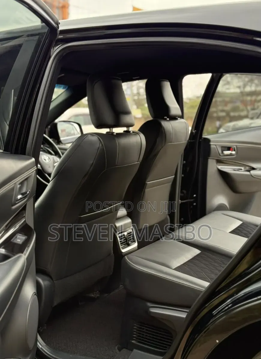 Toyota Harrier 2.0 2019 Black