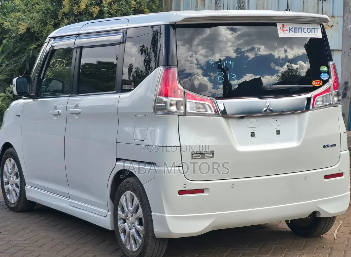 Mitsubishi Delica 2019 White