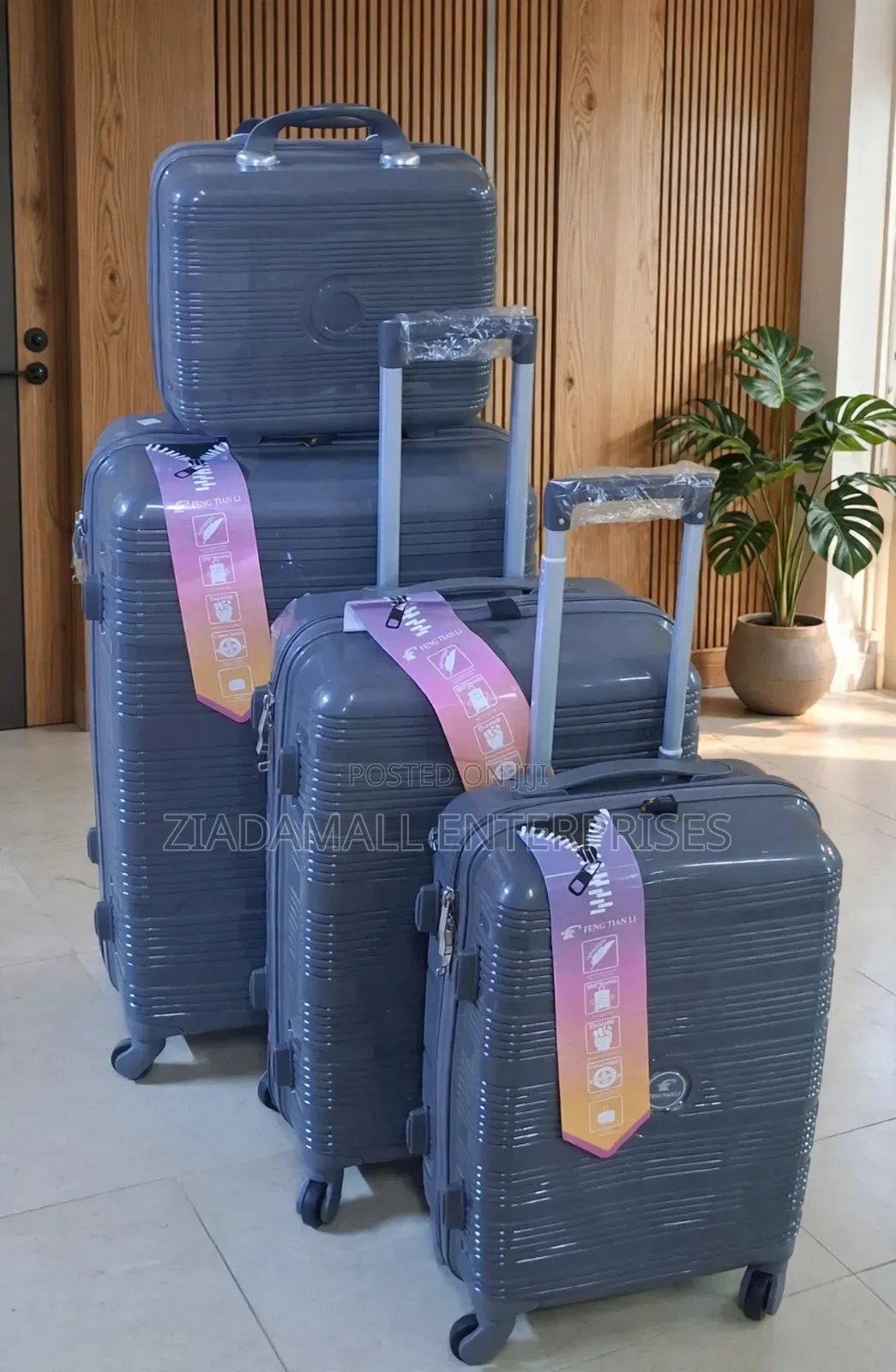 4 in 1 Suitcase Set - Unbreakable - Grey - Size 4 - 4Pcs - New