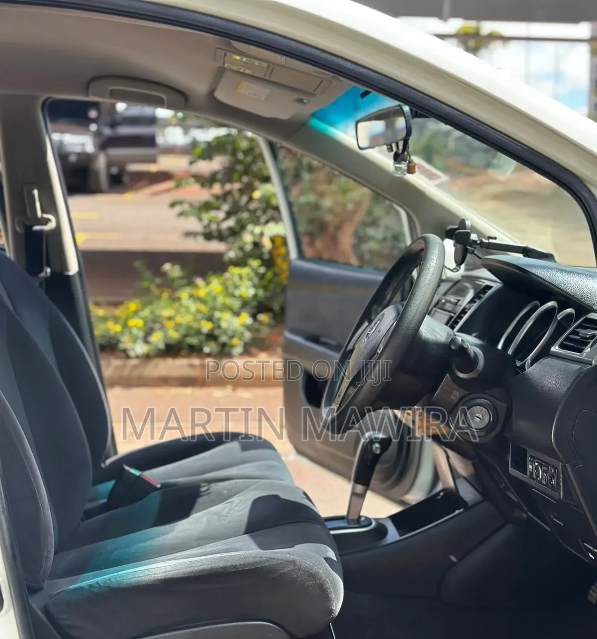 Nissan Tiida 2011 White