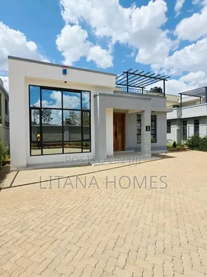 4bdrm Mansion in Mugutha, Kimbo for sale
