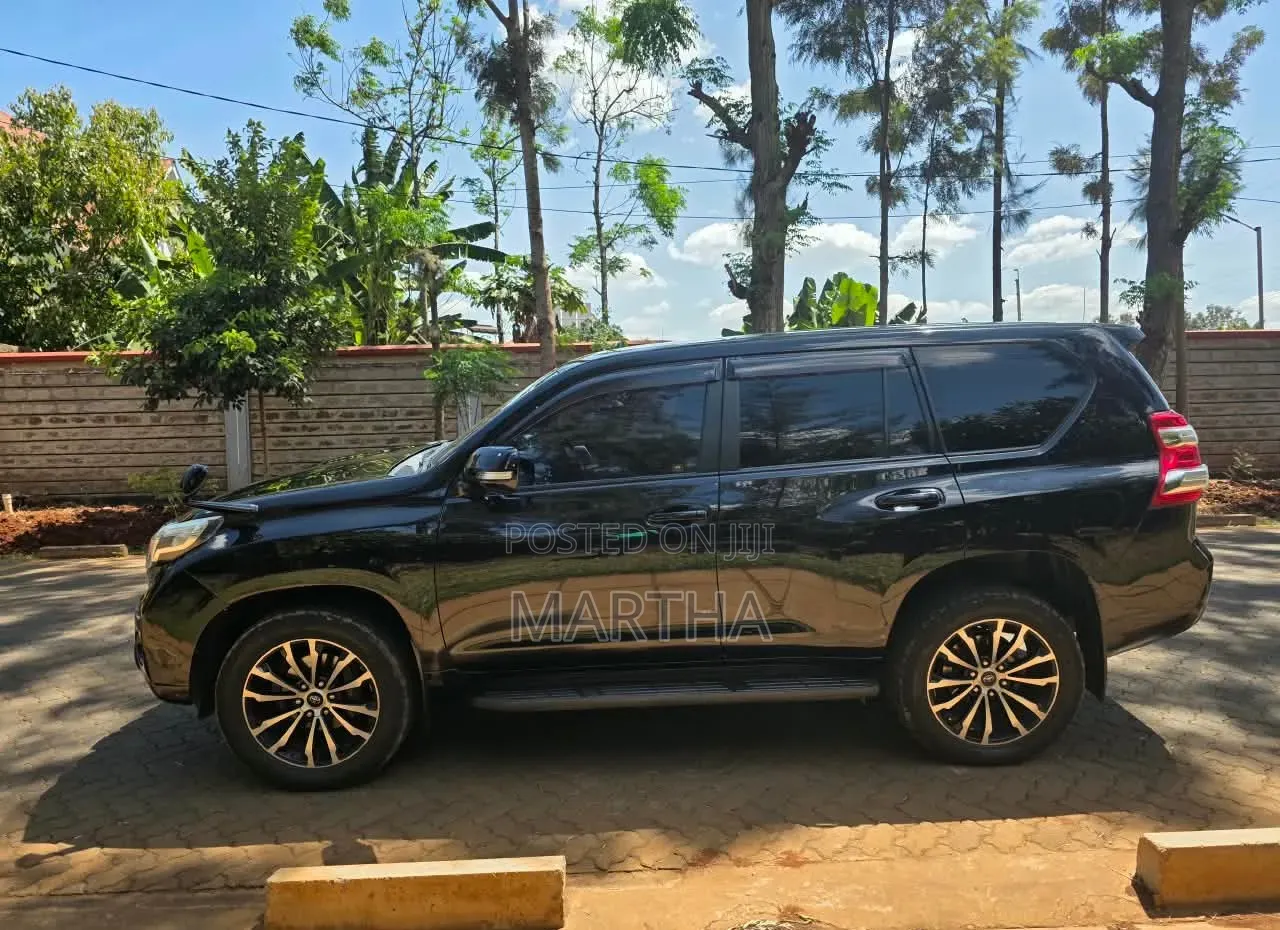 Toyota Land Cruiser Prado 2015 Black