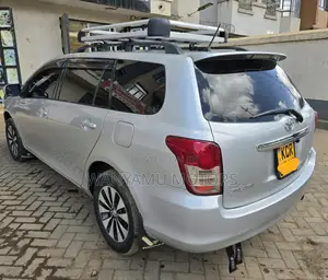 Toyota Corolla Fielder 2010 Silver