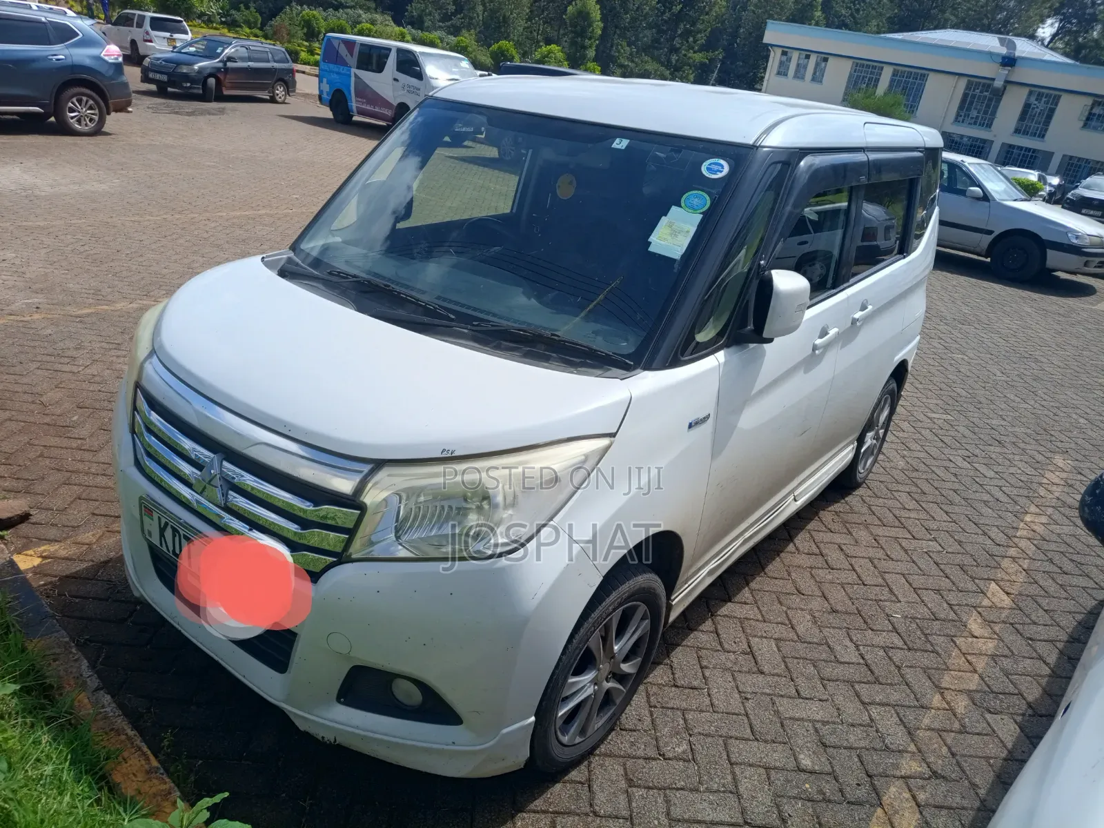 Mitsubishi Delica 2016 White