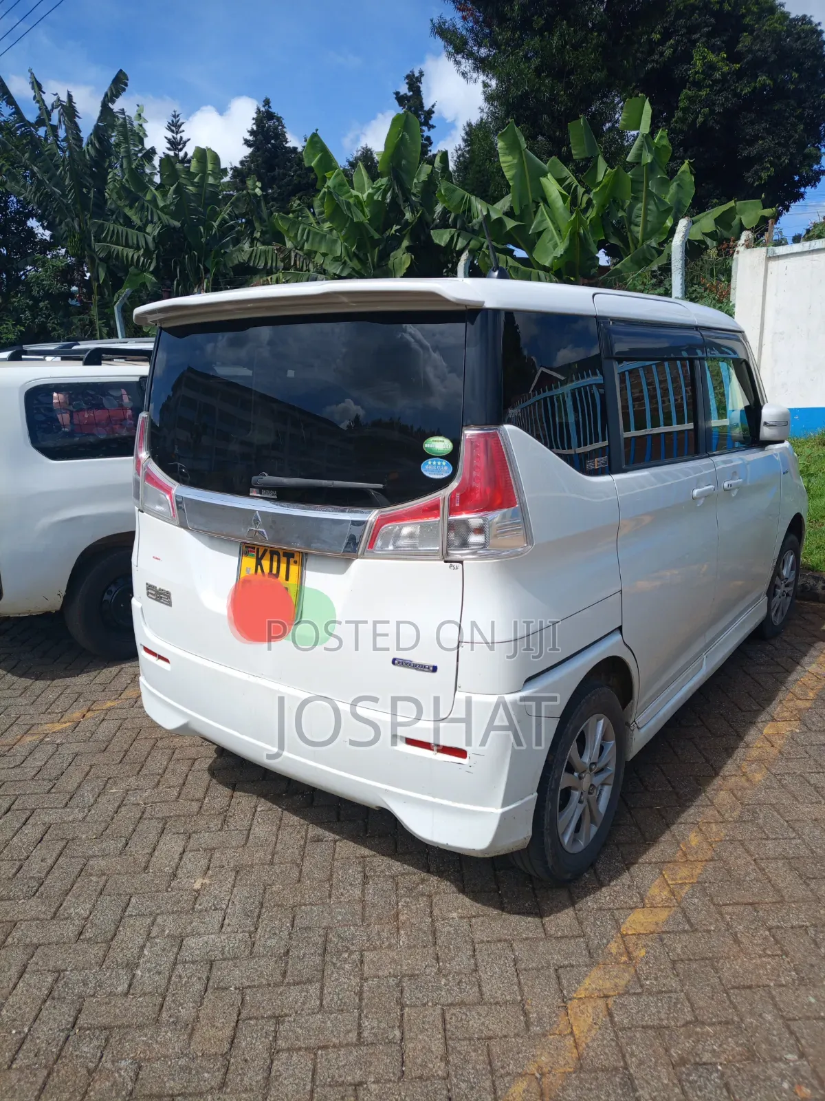 Mitsubishi Delica 2016 White