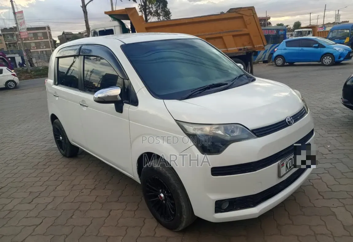 Toyota Spade 2012 White